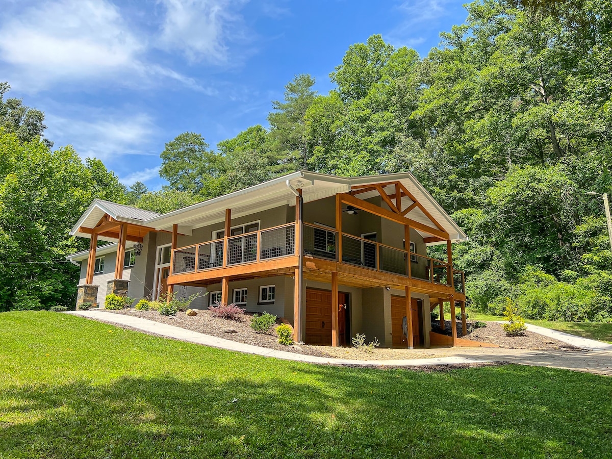 Sugarloaf Bike House exterior